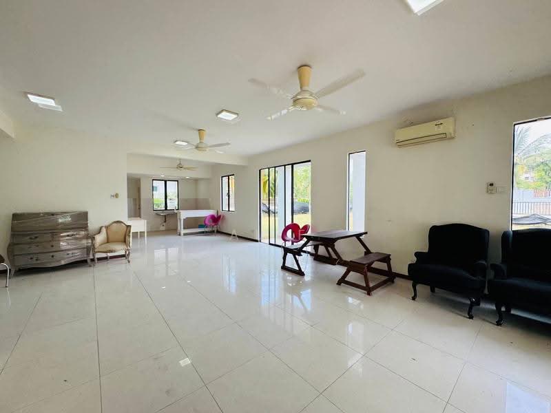 2-storey Terraced House for Sale in Seksyen U9 (Shah Alam) - Alif Saad - Living Room - PropertyGuru.com.my