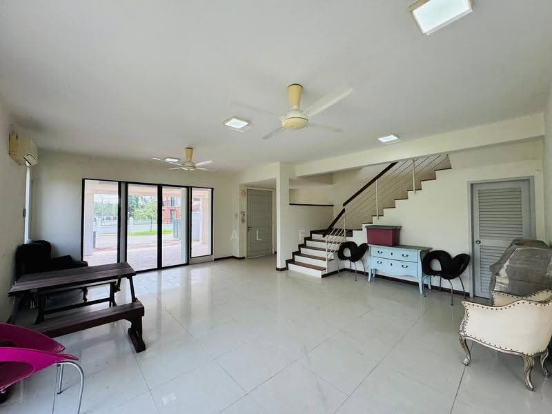 2-storey Terraced House for Sale in Seksyen U9 (Shah Alam) - Alif Saad - Living Room - PropertyGuru.com.my