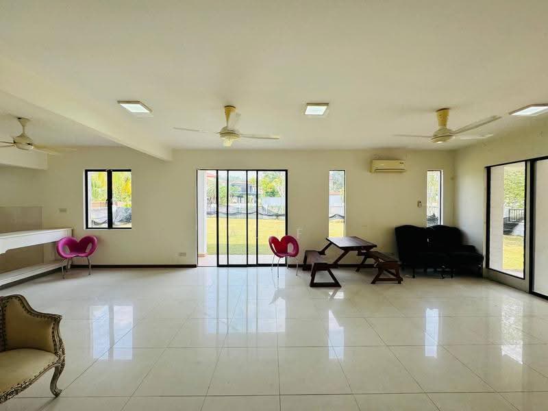 2-storey Terraced House for Sale in Seksyen U9 (Shah Alam) - Alif Saad - Living Room - PropertyGuru.com.my