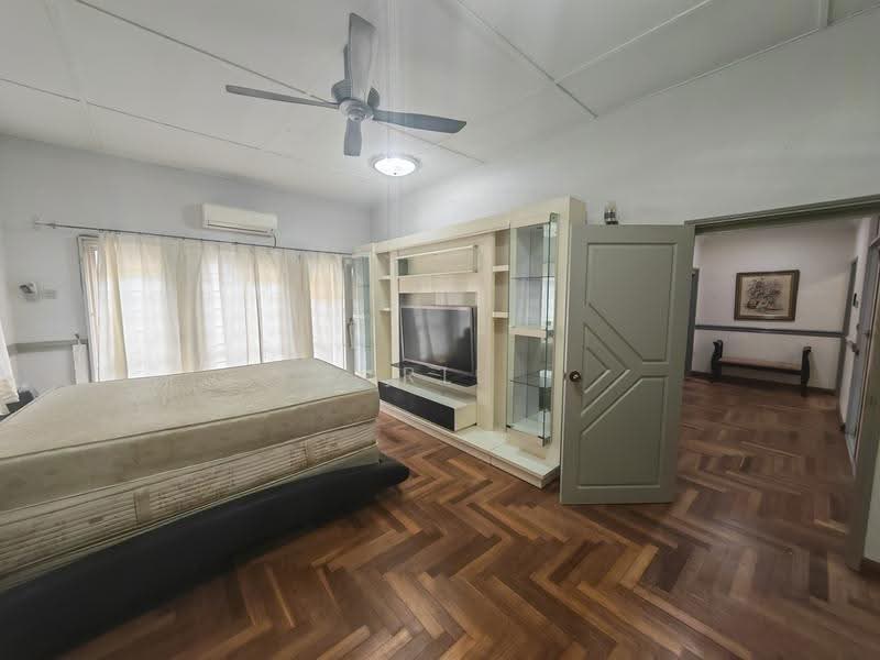 Rumah Berkembar untuk Dijual di Seksyen 9 (Shah Alam) - RL Han - Bedroom - PropertyGuru.com.my