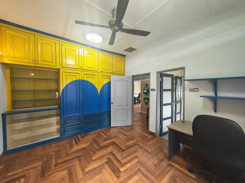 Rumah Berkembar untuk Dijual di Seksyen 9 (Shah Alam) - RL Han - Study - PropertyGuru.com.my