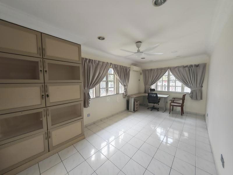 Rumah Berkembar untuk Dijual di Seksyen 9 (Shah Alam) - RL Han - Study - PropertyGuru.com.my