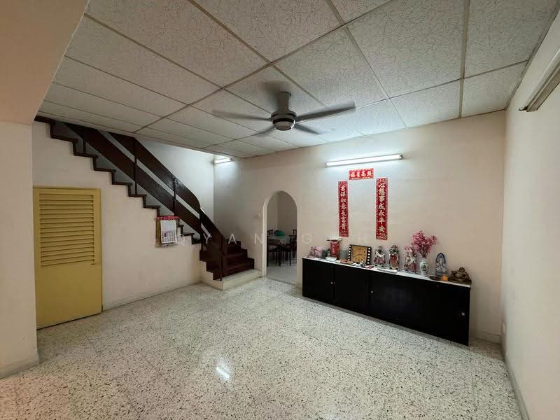 Rumah Teres 2-Tingkat untuk Dijual di Bukit Dumbar (Jelutong) - Qyan Goh - Living Room - PropertyGuru.com.my