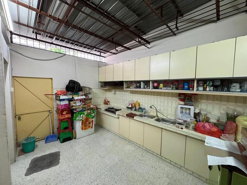 Rumah Teres 2-Tingkat untuk Dijual di Bukit Dumbar (Jelutong) - Qyan Goh - Kitchen - PropertyGuru.com.my
