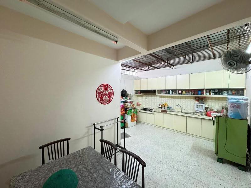 Rumah Teres 2-Tingkat untuk Dijual di Bukit Dumbar (Jelutong) - Qyan Goh - Kitchen - PropertyGuru.com.my