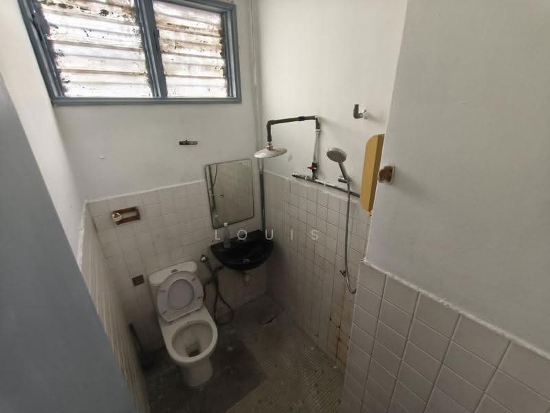 Rumah Teres 1-Tingkat untuk Dijual di Taman Bukit Maluri (Kepong) - Louis Foong - Bathroom - PropertyGuru.com.my