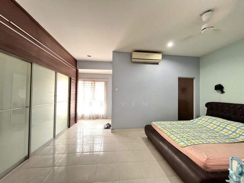 Semi-Detached House for Sale in Damansara Damai (Selangor) - Kelven Tan - Bedroom - PropertyGuru.com.my