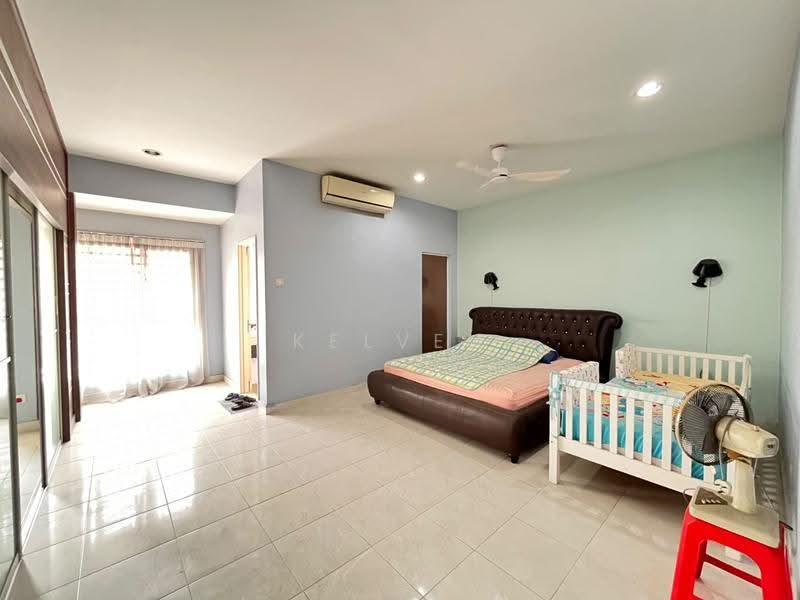 Semi-Detached House for Sale in Damansara Damai (Selangor) - Kelven Tan - Bedroom - PropertyGuru.com.my