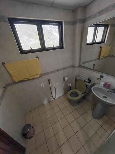 Condominium for Sale at Allamanda - Qazin Khoo - Bathroom - PropertyGuru.com.my