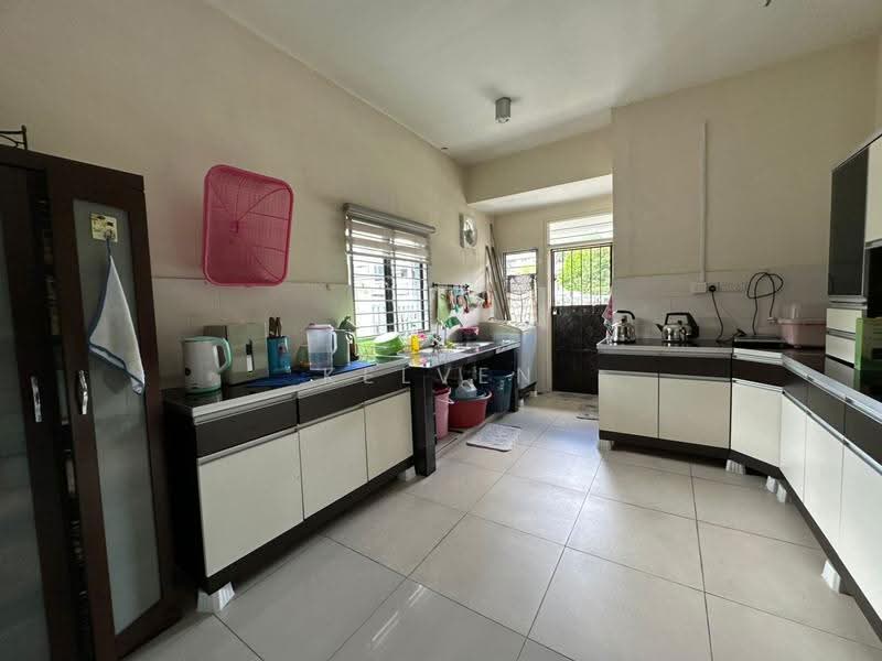 Rumah Teres 2.5-Tingkat untuk Dijual di Damansara Damai (Selangor) - Kelven Tan - Kitchen - PropertyGuru.com.my