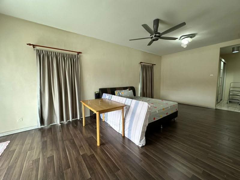Rumah Teres 2.5-Tingkat untuk Dijual di Damansara Damai (Selangor) - Kelven Tan - Bedroom - PropertyGuru.com.my