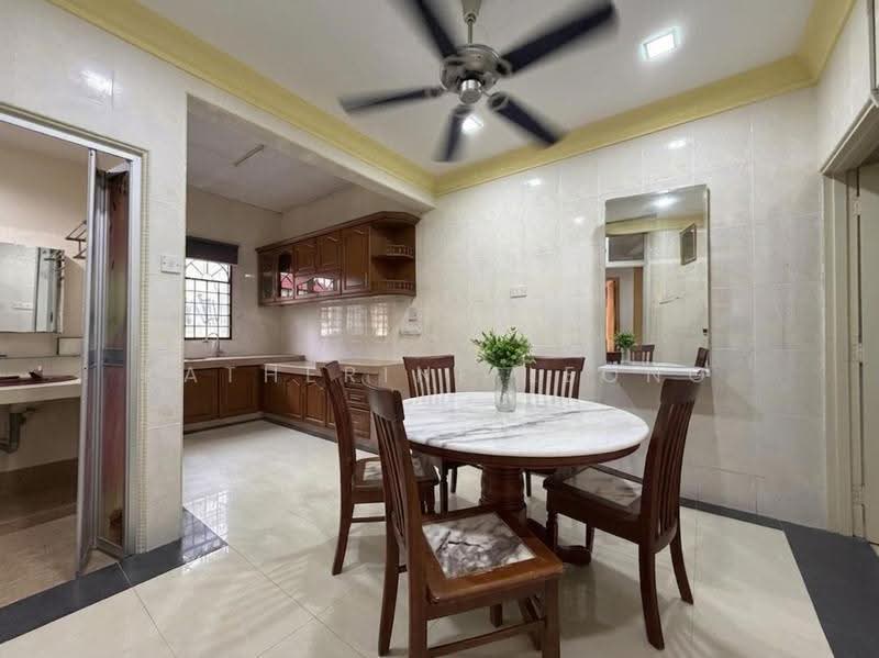 2-storey Terraced House for Sale in Rawang Perdana 2 (Rawang) - Katherine Leong - Kitchen - PropertyGuru.com.my