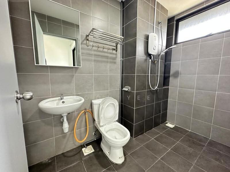 Kediaman Servis untuk Disewa di The Netizen - Moon Yee - Bathroom - PropertyGuru.com.my
