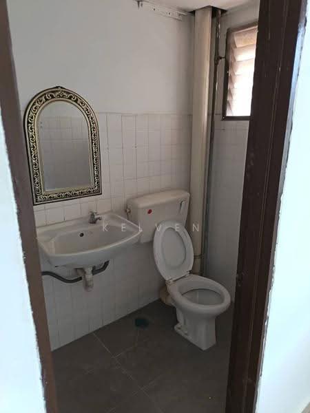 2.5-storey Terraced House for Sale in Taman Sri Sinar (Segambut) - Kelven Tan - Bathroom - PropertyGuru.com.my