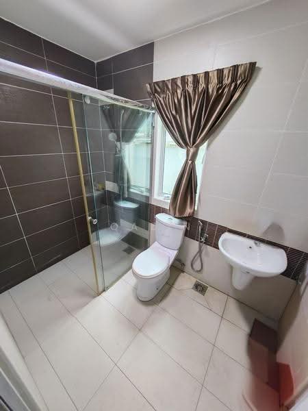 Bungalow House untuk Disewa di Ipoh (Perak) - Qazin Khoo - Bathroom - PropertyGuru.com.my