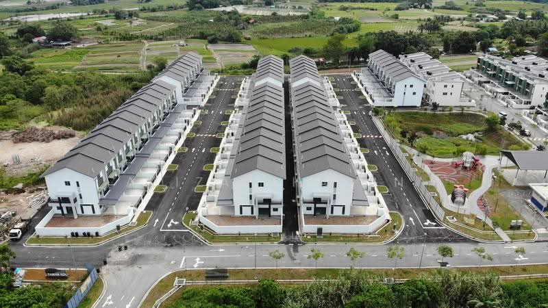 Rumah Teres 3-Tingkat untuk Dijual di Batang Kali (Selangor) - Azizah Hasan - PropertyGuru.com.my