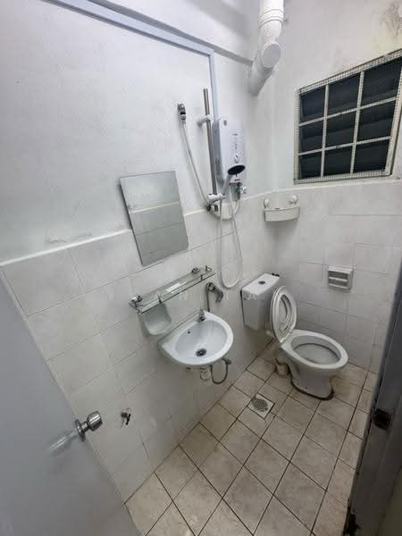 Apartment for Sale at saujana apartment - Ivan Tan - Bathroom - PropertyGuru.com.my