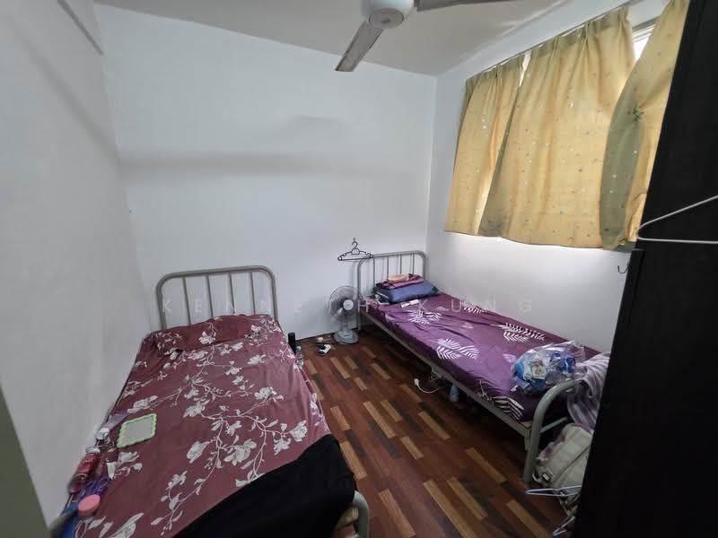 Pangsapuri untuk Dijual di The Rise Collection 1 - Kenneth Kung - Bedroom - PropertyGuru.com.my