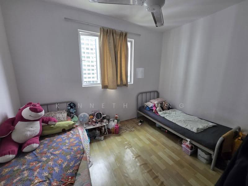Pangsapuri untuk Dijual di The Rise Collection 1 - Kenneth Kung - Bedroom - PropertyGuru.com.my