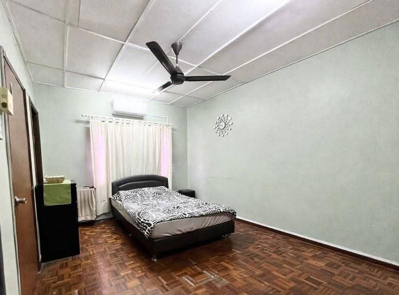 Rumah Teres 2-Tingkat untuk Dijual di Taman Melur (Ampang) - EMA ALLANG - Bedroom - PropertyGuru.com.my