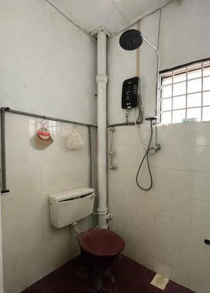 Rumah Teres 2-Tingkat untuk Dijual di Taman Melur (Ampang) - EMA ALLANG - Bathroom - PropertyGuru.com.my