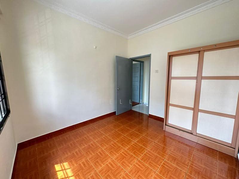 Flat for Sale at Taman Tampoi Indah - Stella Narita - Bedroom - PropertyGuru.com.my