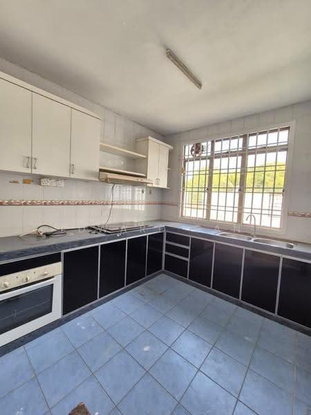 Semi-Detached House for Rent in Taman Impian Emas (Skudai) - Edward Gan - Kitchen - PropertyGuru.com.my