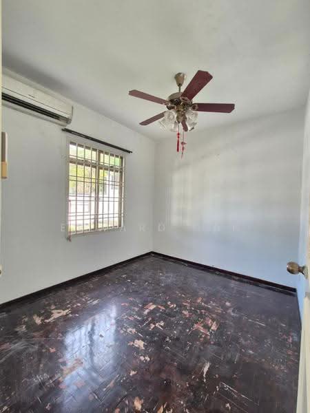 Semi-Detached House for Rent in Taman Impian Emas (Skudai) - Edward Gan - Bedroom - PropertyGuru.com.my