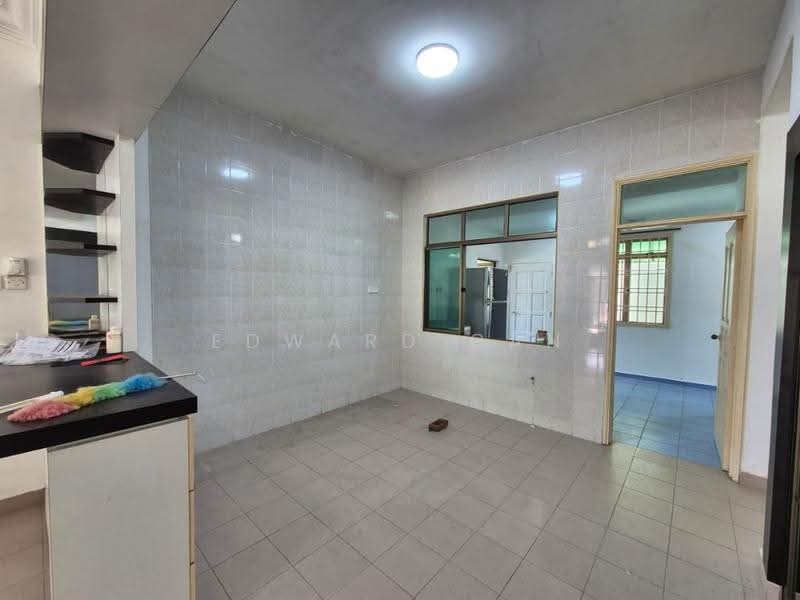 Semi-Detached House for Rent in Taman Impian Emas (Skudai) - Edward Gan - Kitchen - PropertyGuru.com.my