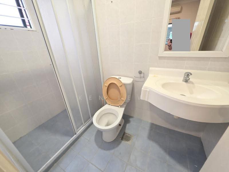 Rumah Berkembar untuk Dijual di Taman Segar (Cheras) - Ken Lew - Bathroom - PropertyGuru.com.my
