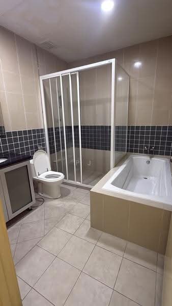 Kediaman Servis untuk Dijual di The Heritage Residence - PJ Low - Bathroom - PropertyGuru.com.my