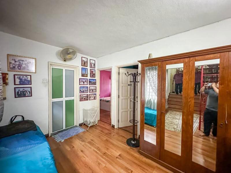 Rumah Teres 2.5-Tingkat untuk Dijual di Taman Wangsa Baiduri (Subang Jaya) - NoraFizah Gapar - Bedroom - PropertyGuru.com.my