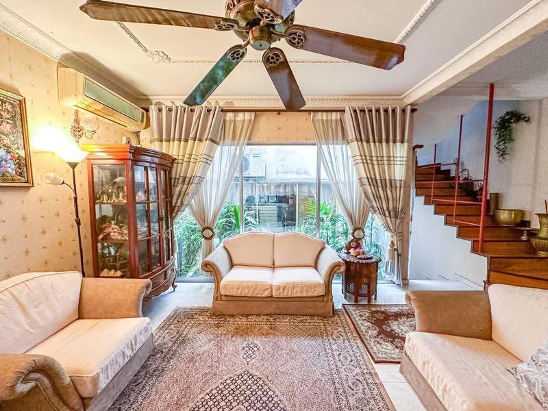 Rumah Teres 2.5-Tingkat untuk Dijual di Taman Wangsa Baiduri (Subang Jaya) - NoraFizah Gapar - Living Room - PropertyGuru.com.my