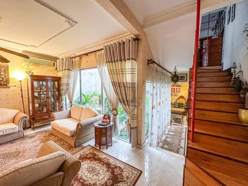 Rumah Teres 2.5-Tingkat untuk Dijual di Taman Wangsa Baiduri (Subang Jaya) - NoraFizah Gapar - Living Room - PropertyGuru.com.my