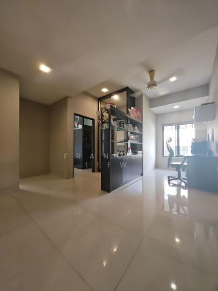 Semi-Detached House for Sale in Bandar Putra Permai (Seri Kembangan) - Frances Liew - Living Room - PropertyGuru.com.my