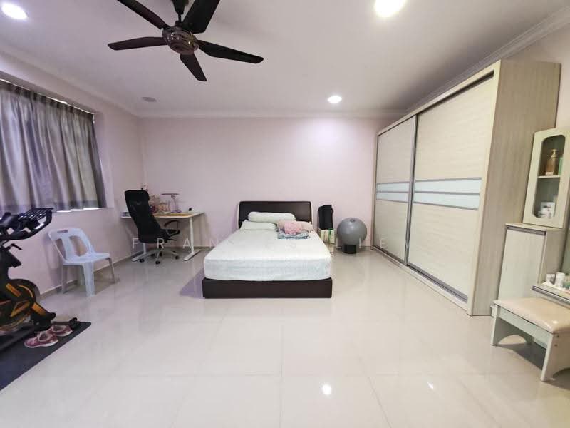 Semi-Detached House for Sale in Bandar Putra Permai (Seri Kembangan) - Frances Liew - PropertyGuru.com.my