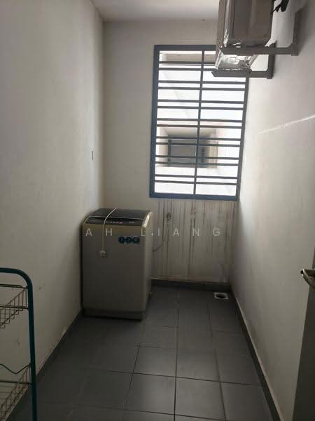 Kediaman Servis untuk Dijual di Pandan Residence 2 - Ah Liang - Interior - PropertyGuru.com.my