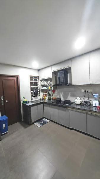 2-storey Terraced House for Sale in Bandar Putra Permai (Seri Kembangan) - Frances Liew - Kitchen - PropertyGuru.com.my