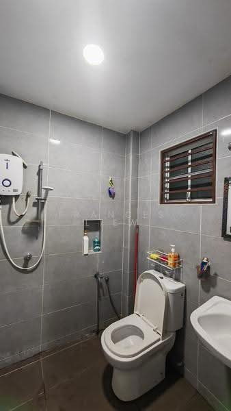2-storey Terraced House for Sale in Bandar Putra Permai (Seri Kembangan) - Frances Liew - Bathroom - PropertyGuru.com.my