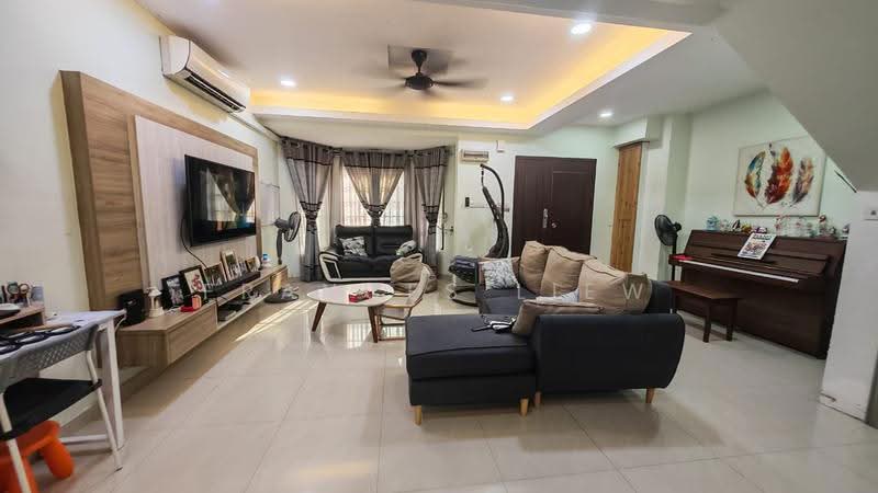 2-storey Terraced House for Sale in Bandar Putra Permai (Seri Kembangan) - Frances Liew - Living Room - PropertyGuru.com.my