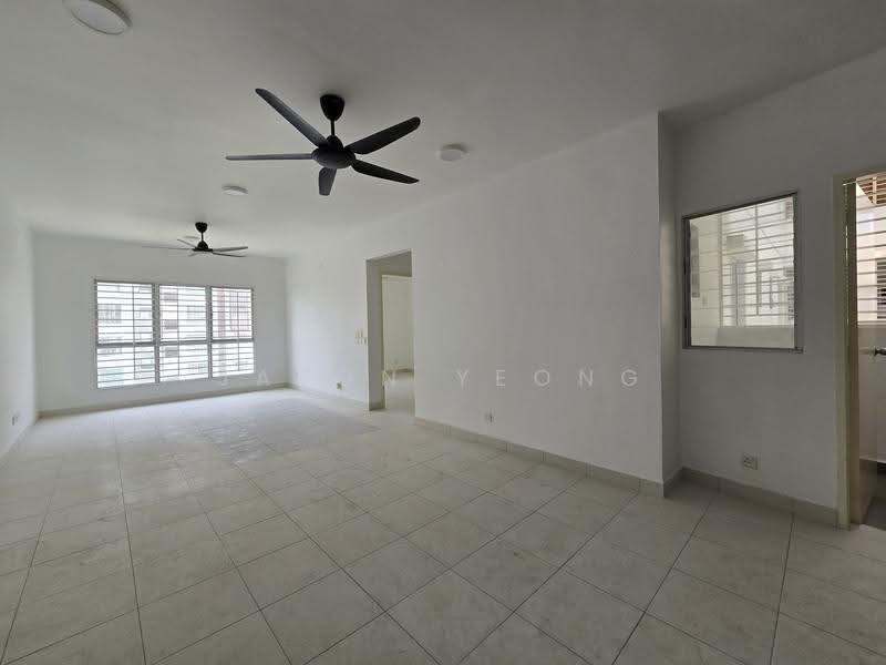 Apartment for Rent at Pangsapuri Seri Mutiara - Jason Yeong - Living Room - PropertyGuru.com.my