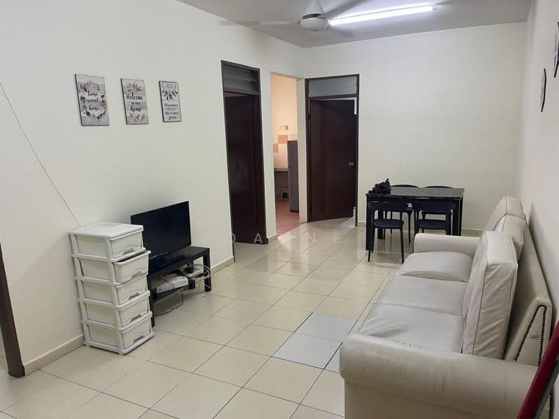 Pangsapuri untuk Disewa di Mentari Court - Joanne Diong - Living Room - PropertyGuru.com.my