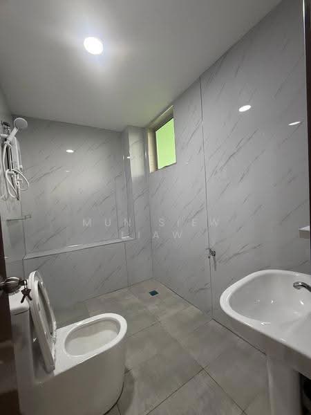 2.5-storey Terraced House for Rent in Penampang (Sabah) - Mun Siew Liaw - Bathroom - PropertyGuru.com.my