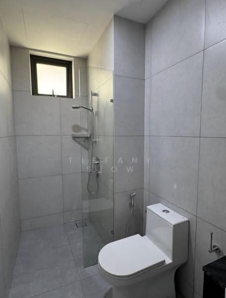 Kediaman Servis untuk Dijual di Laurel Residence - Tiffany Siow - Bathroom - PropertyGuru.com.my