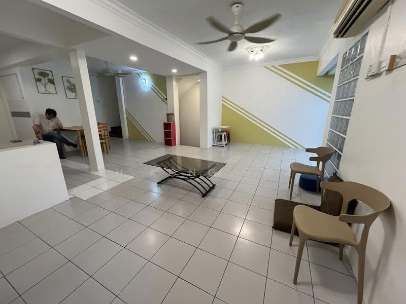 2.5-storey Terraced House for Rent in Gasing Indah (Petaling Jaya) - Iu Kong Hwa - Living Room - PropertyGuru.com.my