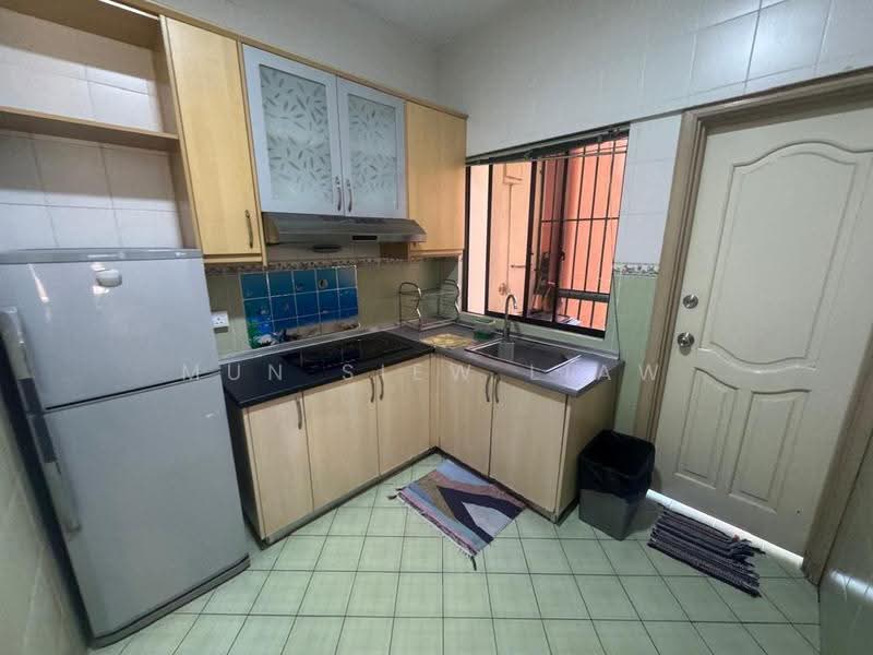 Condominium for Rent at Marina Court Resort Condominium - Mun Siew Liaw - Kitchen - PropertyGuru.com.my