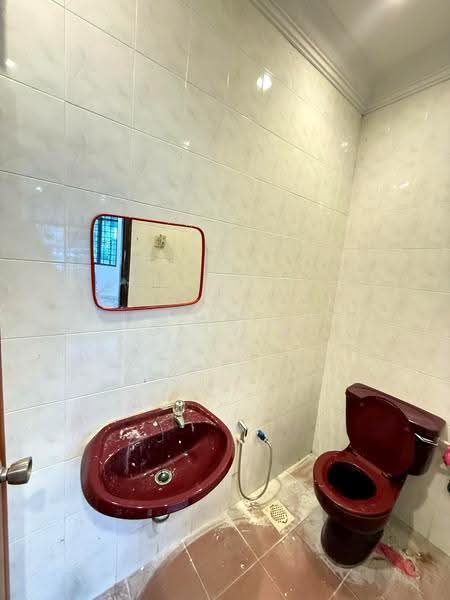 1-storey Terraced House for Sale in Taman Desa Jaya (Johor Bahru) - Calvin Lee - Bathroom - PropertyGuru.com.my