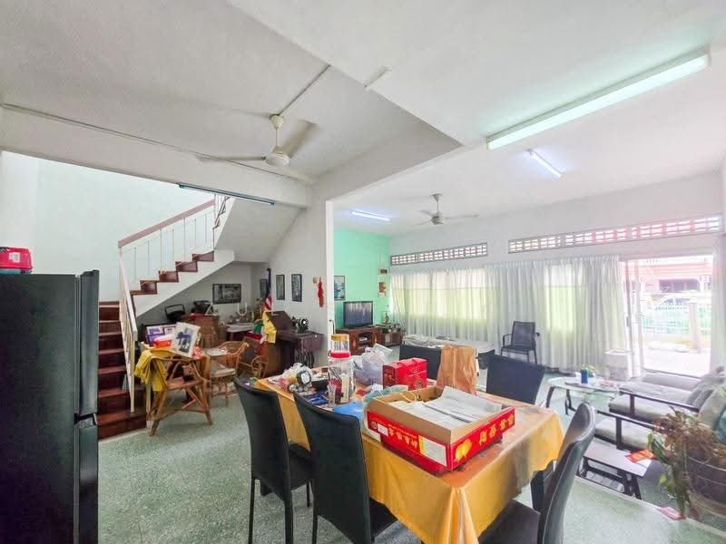 Rumah Teres 2-Tingkat untuk Dijual di Taman Maluri (Cheras) - Zul Syafiq - Living Room - PropertyGuru.com.my