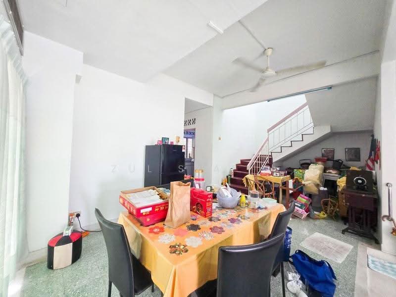 Rumah Teres 2-Tingkat untuk Dijual di Taman Maluri (Cheras) - Zul Syafiq - Dining Room - PropertyGuru.com.my