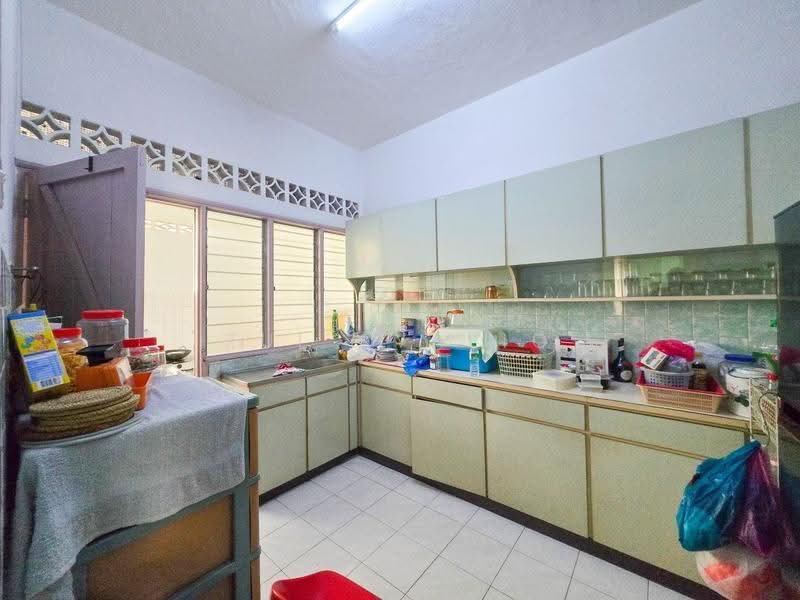 Rumah Teres 2-Tingkat untuk Dijual di Taman Maluri (Cheras) - Zul Syafiq - Kitchen - PropertyGuru.com.my